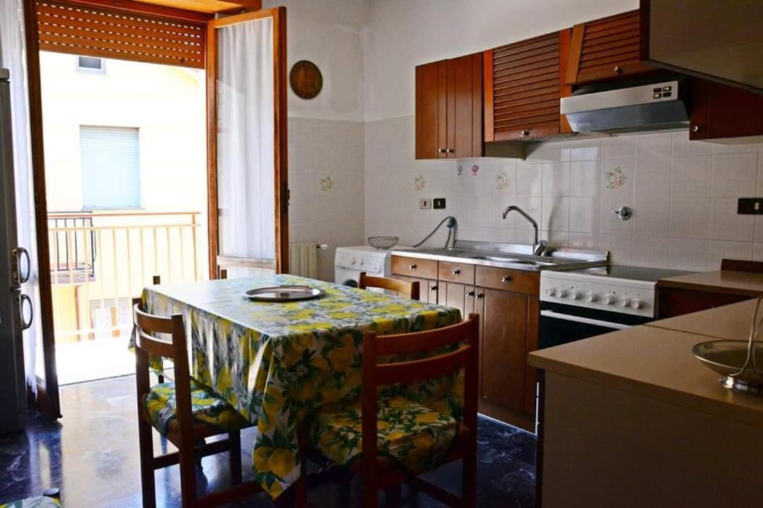 Casa Del Pescatore Apartment Монеглия Екстериор снимка