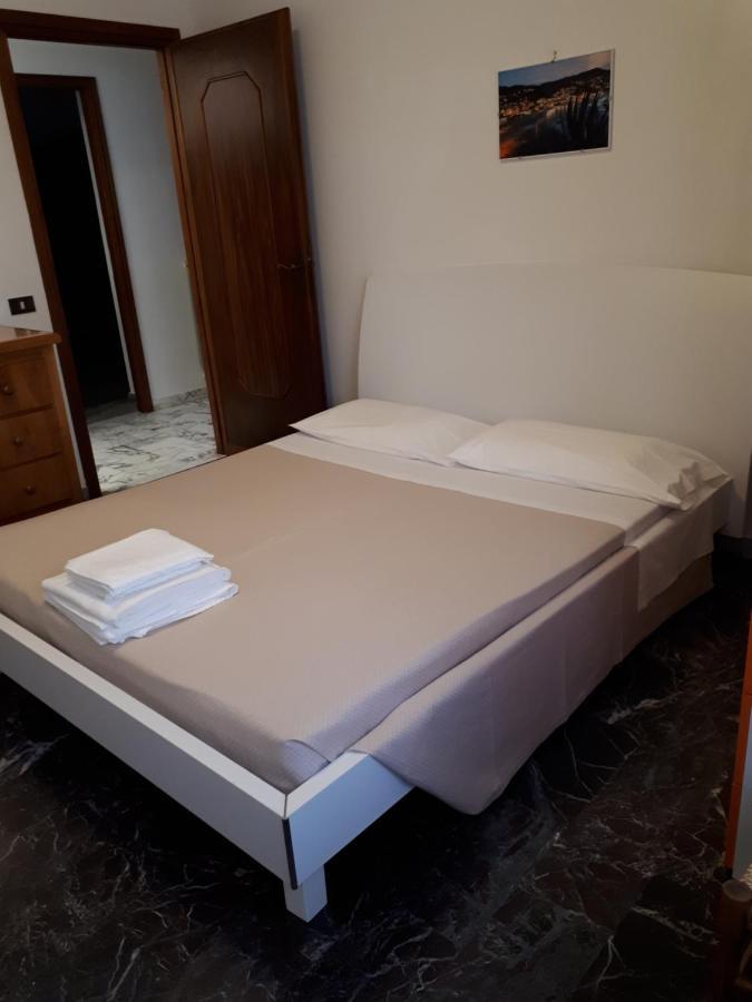 Casa Del Pescatore Apartment Монеглия Екстериор снимка