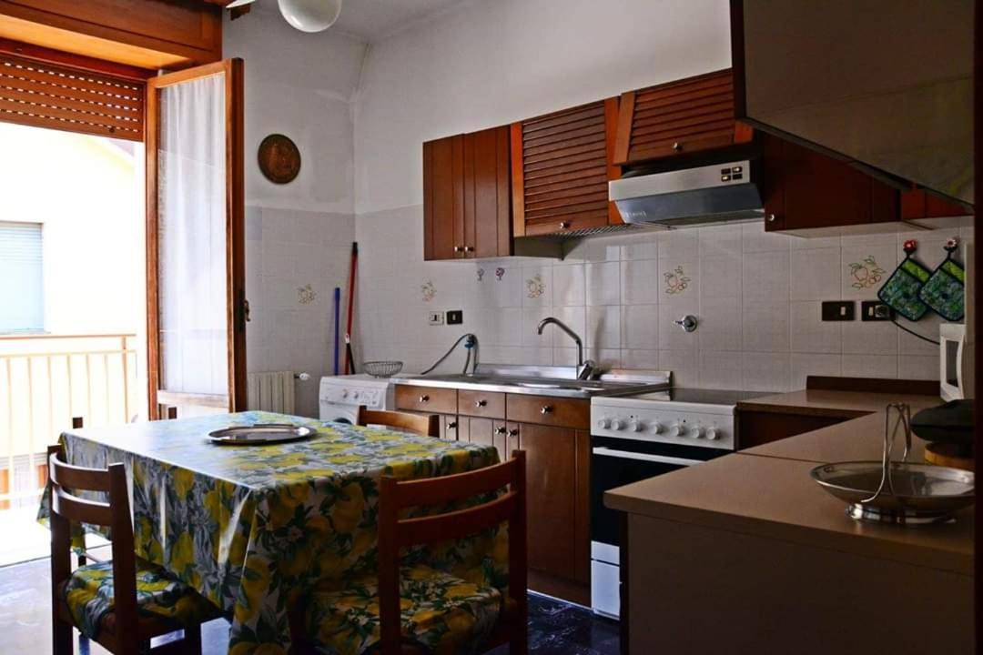 Casa Del Pescatore Apartment Монеглия Екстериор снимка