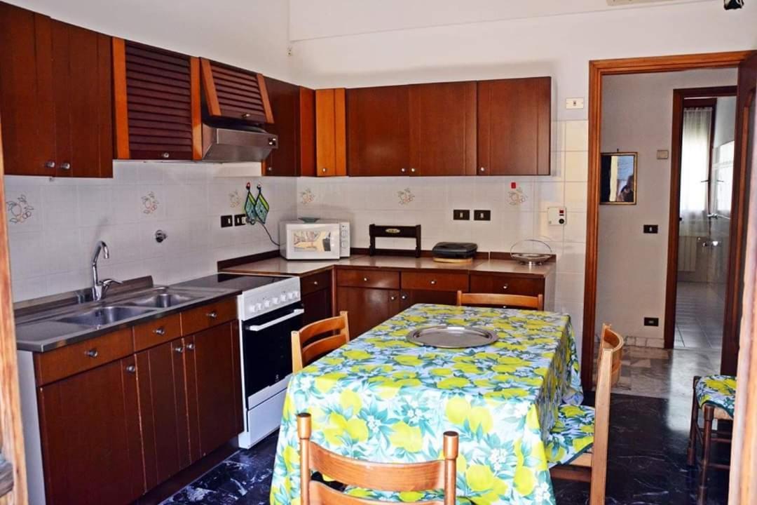 Casa Del Pescatore Apartment Монеглия Екстериор снимка